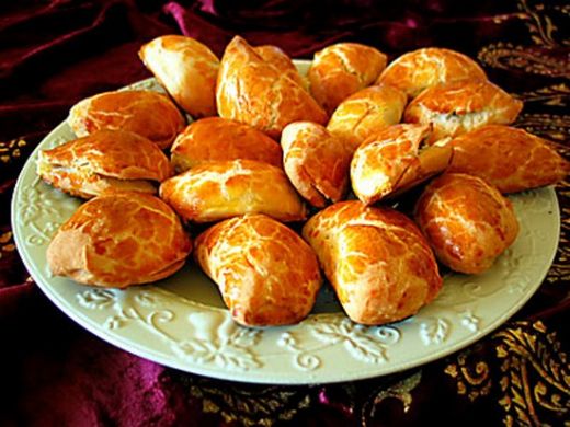 Bayatlamayan Poğaça Tarifi ve Malzemeleri