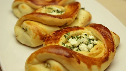 Peynirli Mayalı Poğaça Tarifi ve Malzemeleri Peynirli Mayalı Poğaça Tarifi ve Malzemeleri