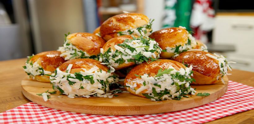 Sakallı Poğaça Tarifi ve Malzemeleri